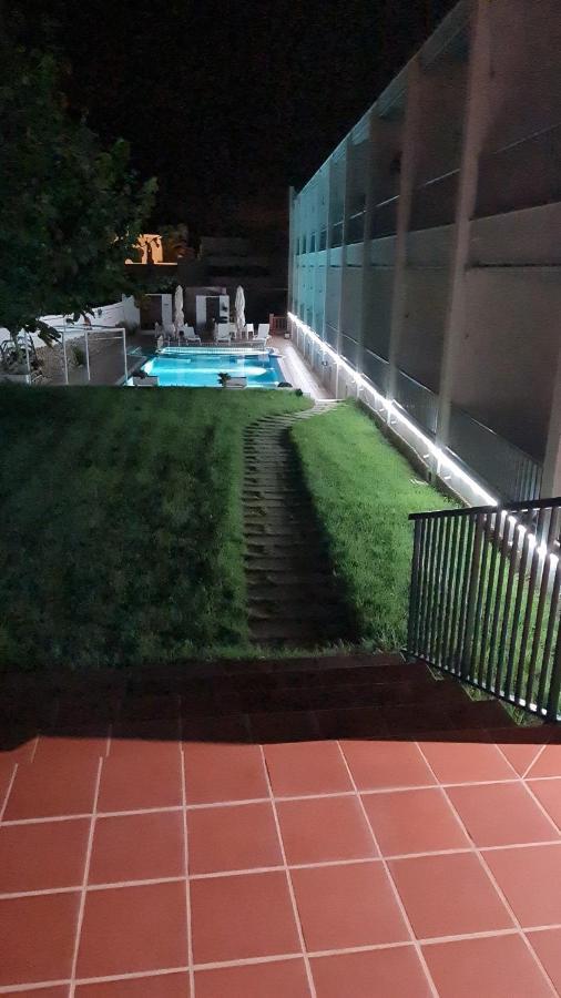 פורנלס Hostal S'Algaret מראה חיצוני תמונה
