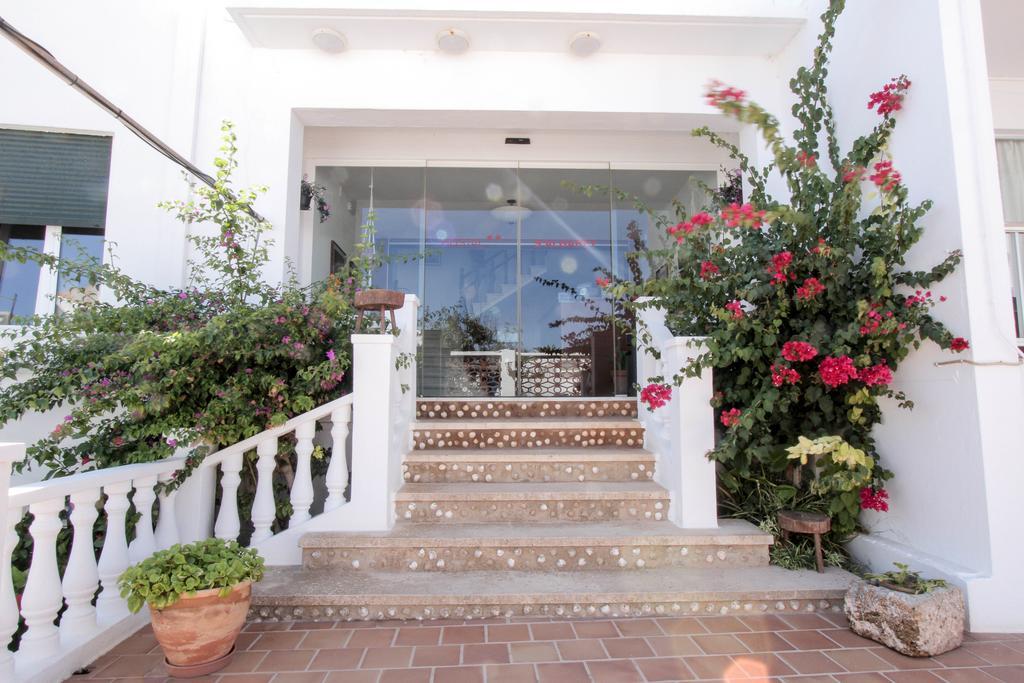 פורנלס Hostal S'Algaret מראה חיצוני תמונה